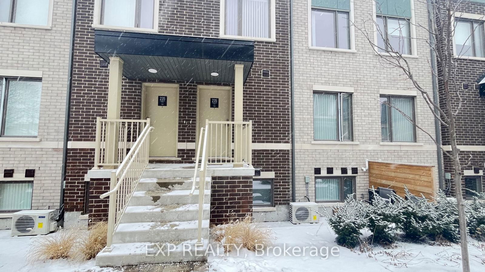 Townhouse for lease at 143-235 Birmingham Street, Toronto, New Toronto, M8V 2C7 - MLS: W11955567