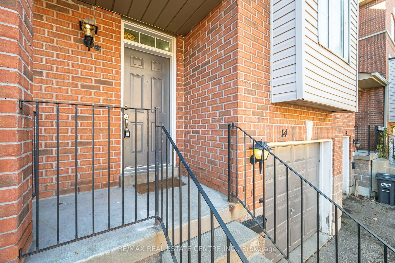 Townhouse for sale at 14-120 Railroad Street, Brampton, Downtown Brampton, L6X 5A1 - MLS: W11955617