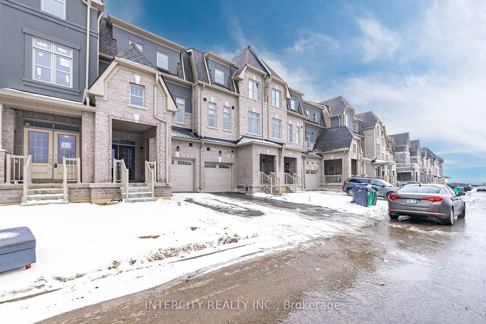 Townhouse for sale at 32 Foxsparrow Road, Brampton, Sandringham-Wellington North, L6R 4E1 - MLS: W11955624