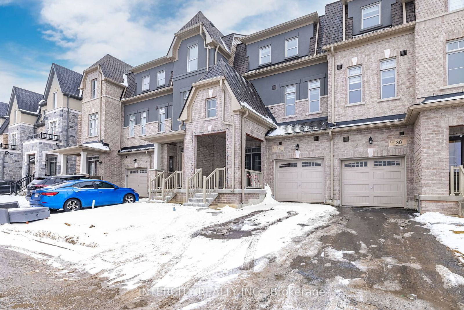 Townhouse for sale at 32 Foxsparrow Road, Brampton, Sandringham-Wellington North, L6R 4E1 - MLS: W11955624