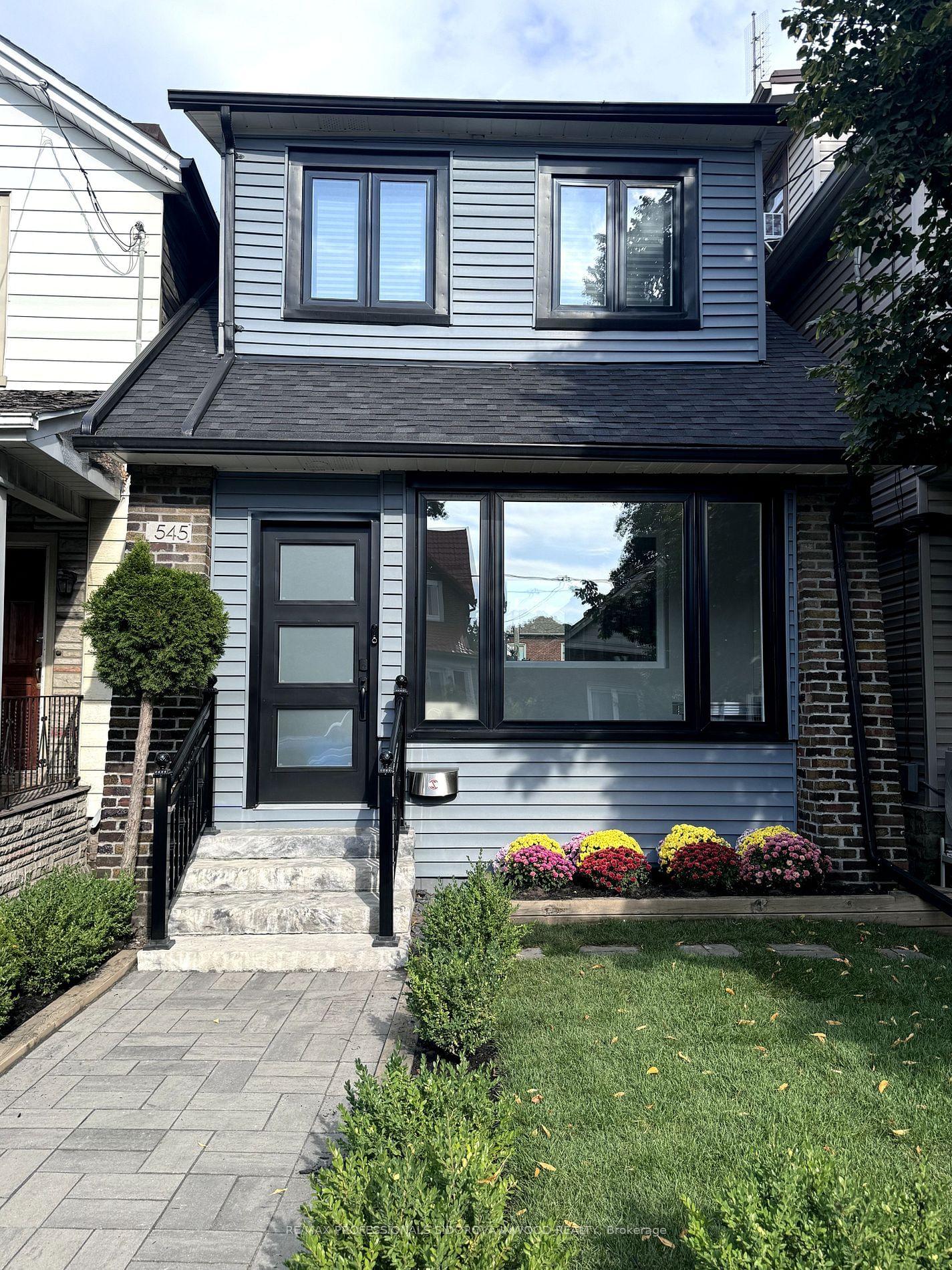 Detached House sold at 545 Runnymede Road, Toronto, Junction Area, M6S 2Z8 - MLS: W11955667