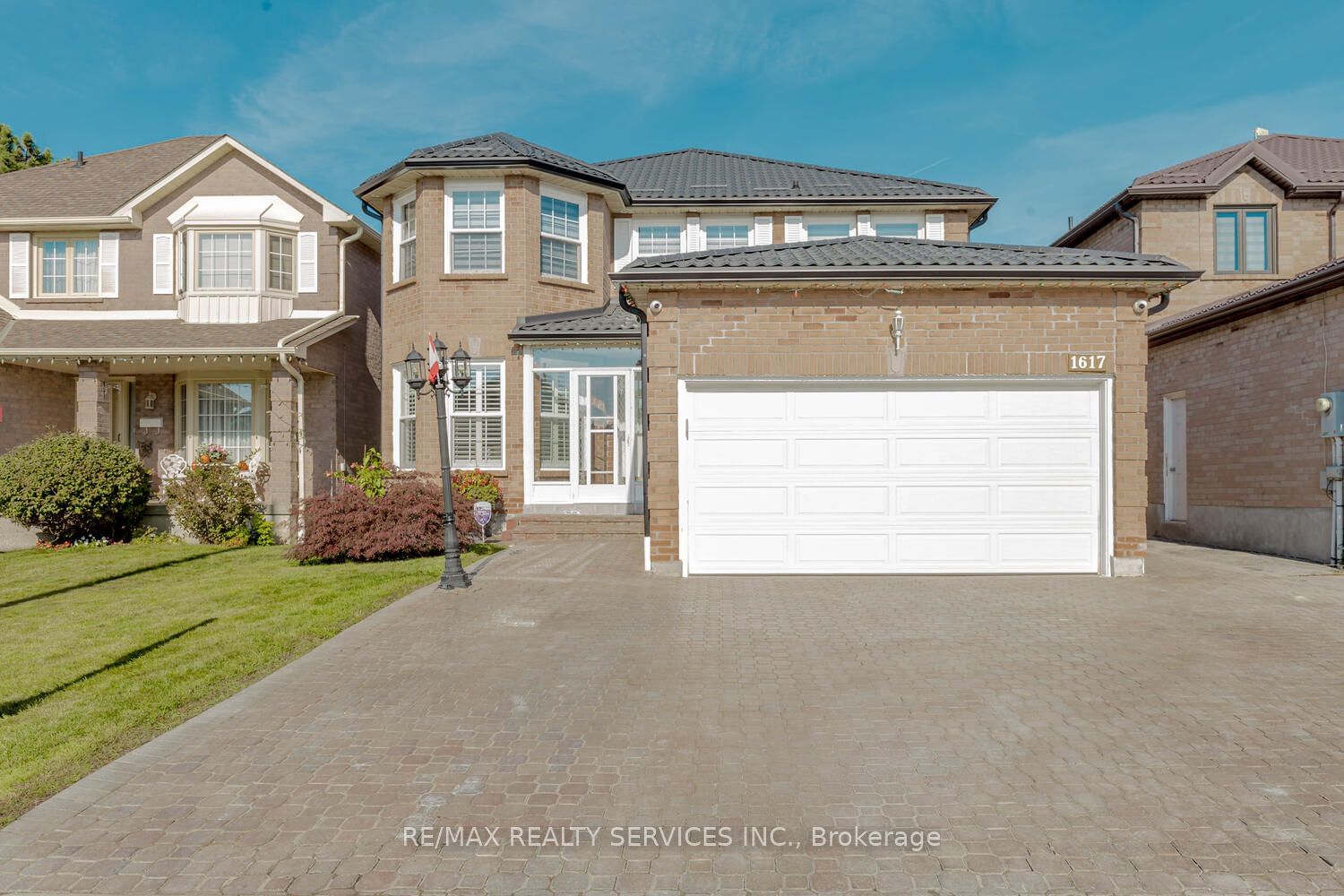 Detached House for sale at 1617 Bristol Road, Mississauga, East Credit, L5M 4B6 - MLS: W11955747