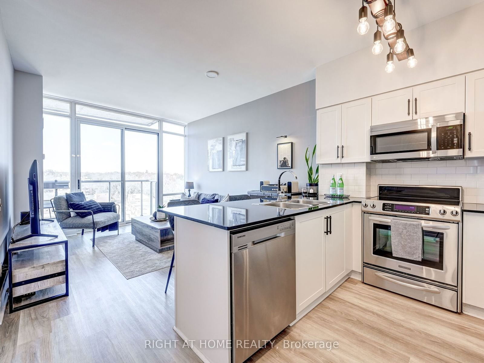 Condo for sale at 803-15 Windermere Avenue, Toronto, High Park-Swansea, M6S 5A2 - MLS: W11955766