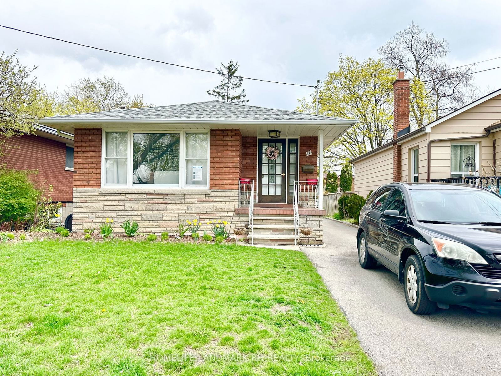 Detached House for lease at 11 Bellman Avenue, Toronto, Alderwood, M8W 4A2 - MLS: W11955789