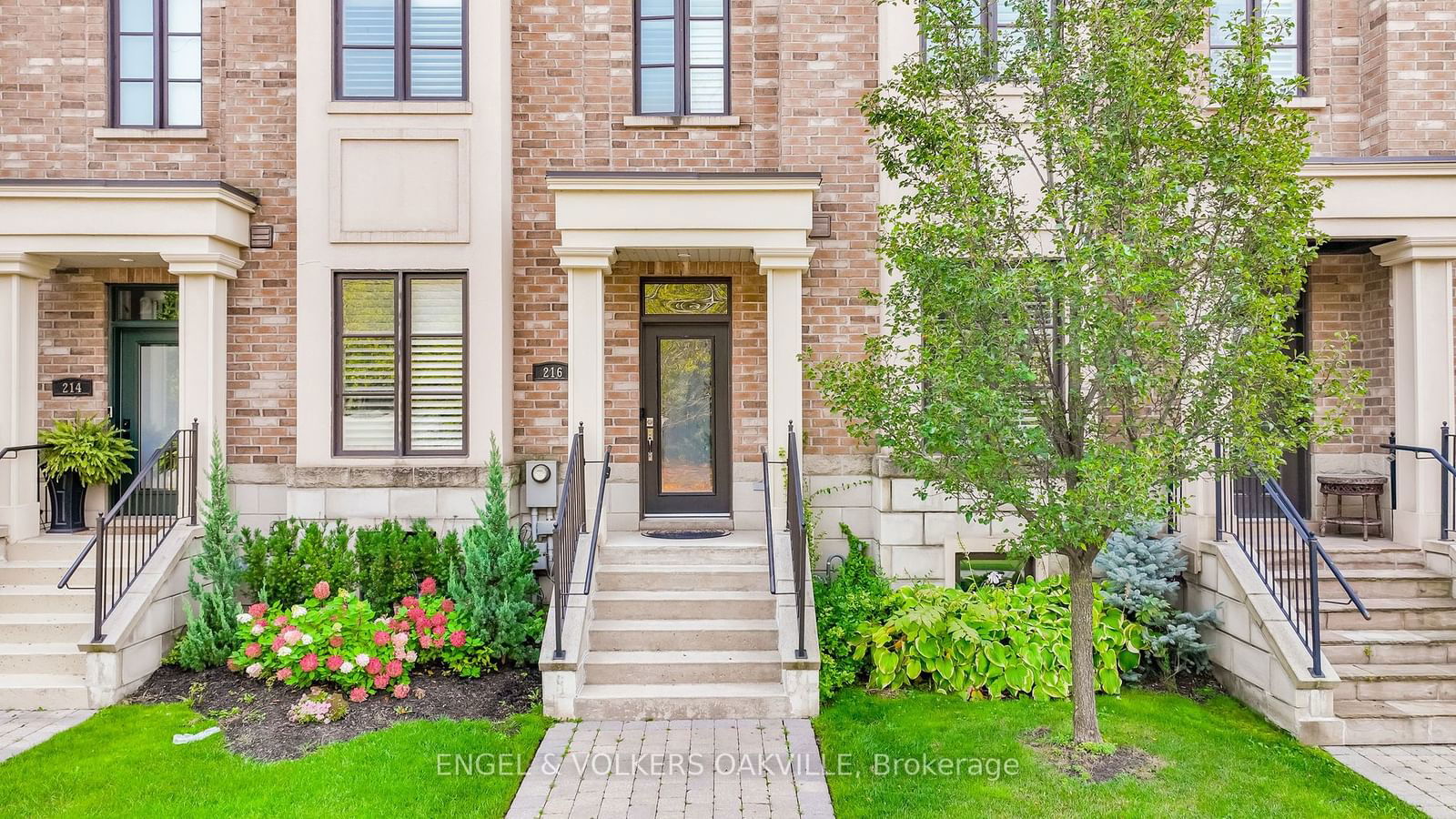 Townhouse for sale at 216 REBECCA Street, Oakville, 1002 - CO Central, L6K 1J9 - MLS: W11955815