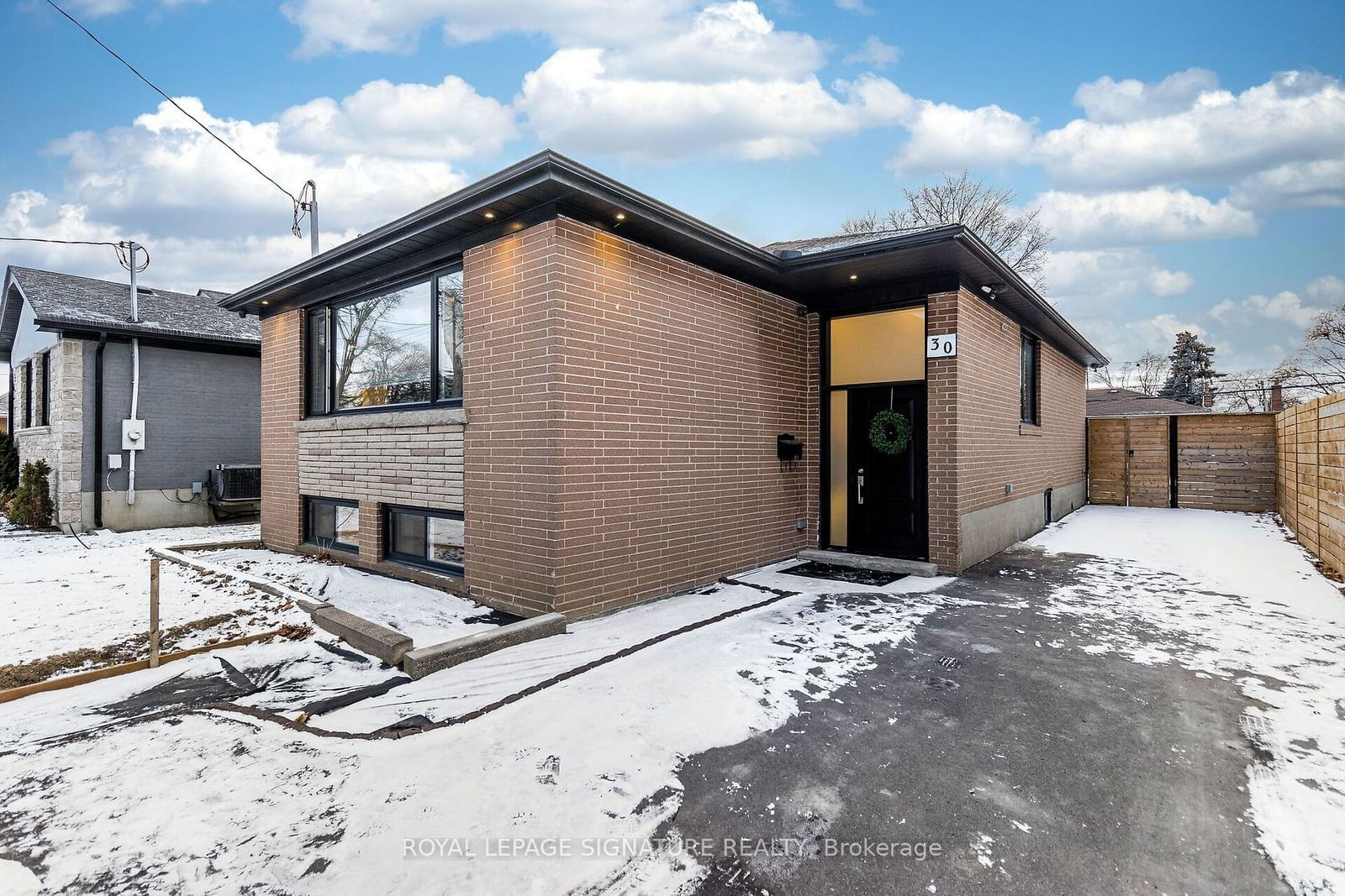 Detached House for sale at 30 Heatherglen Road, Toronto, West Humber-Clairville, M9W 4R1 - MLS: W11955842