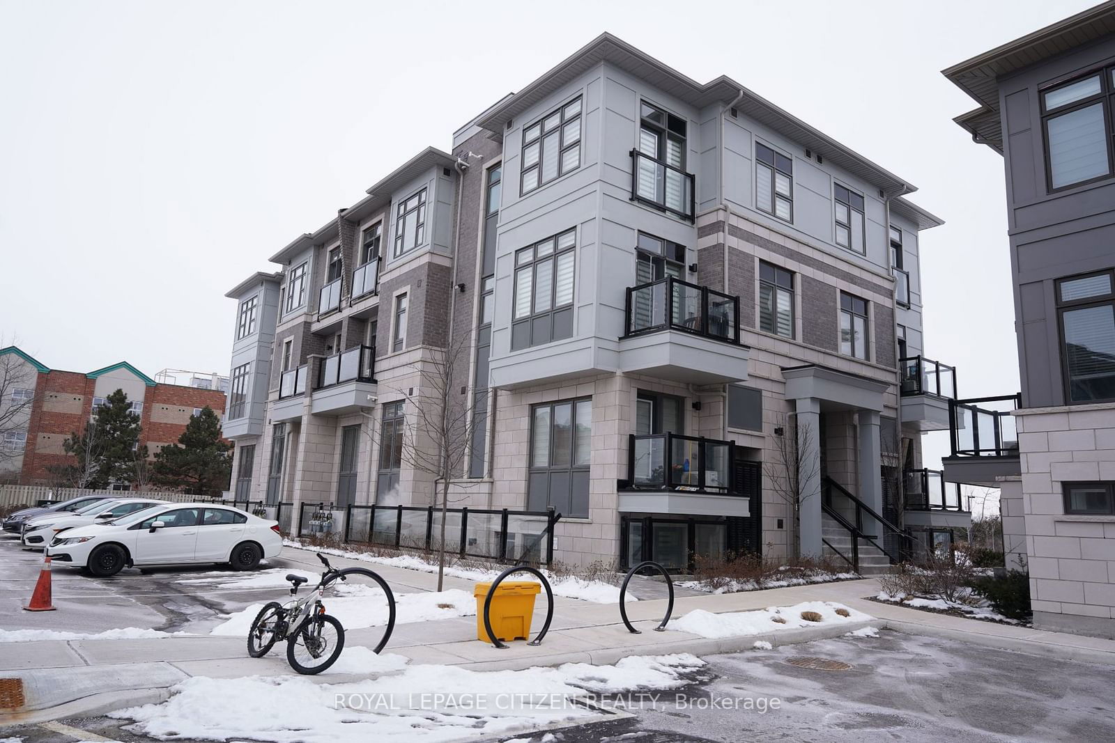 Townhouse sold at 414-70 Halliford Place, Brampton, Brampton East, L6P 4R1 - MLS: W11956224