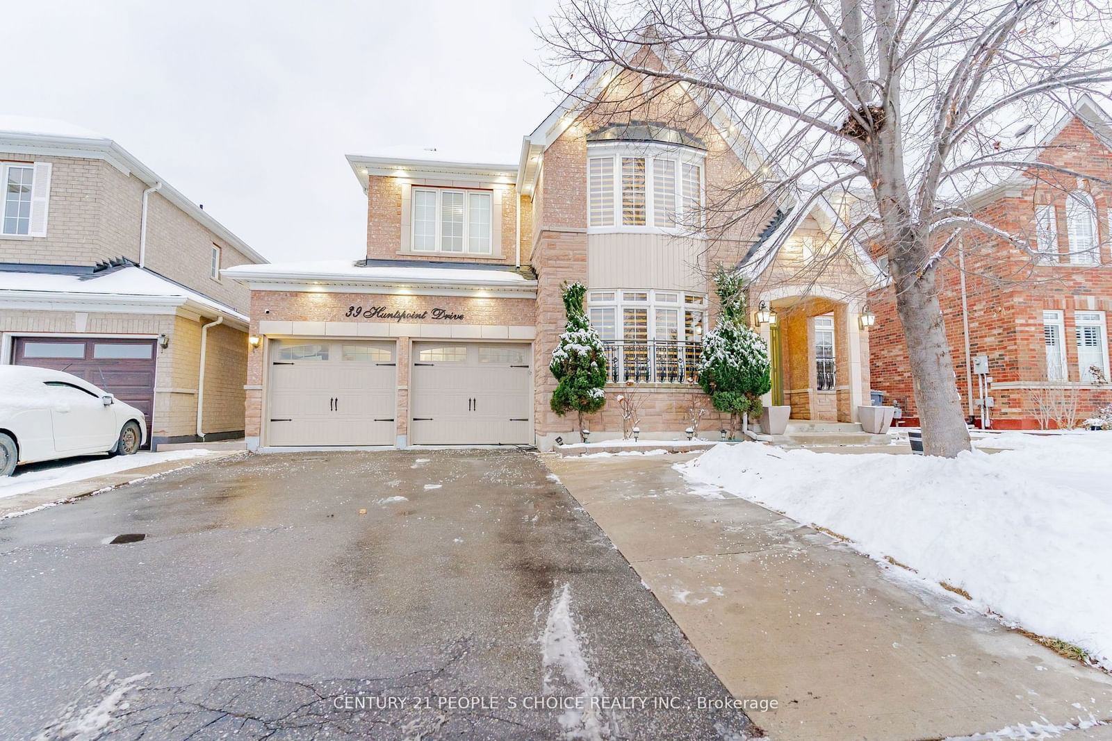 Detached House for sale at 39 Huntspoint Drive, Brampton, Bram East, L6P 2E9 - MLS: W11956263