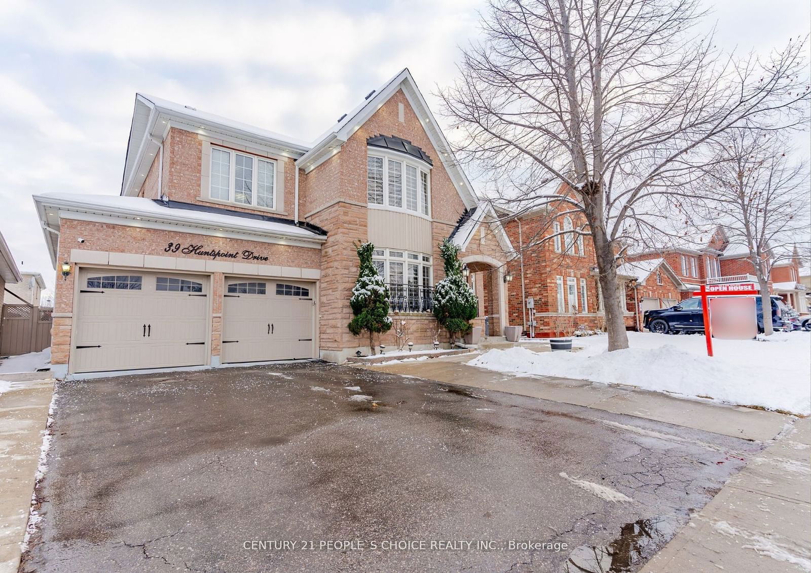 Detached House for sale at 39 Huntspoint Drive, Brampton, Bram East, L6P 2E9 - MLS: W11956263