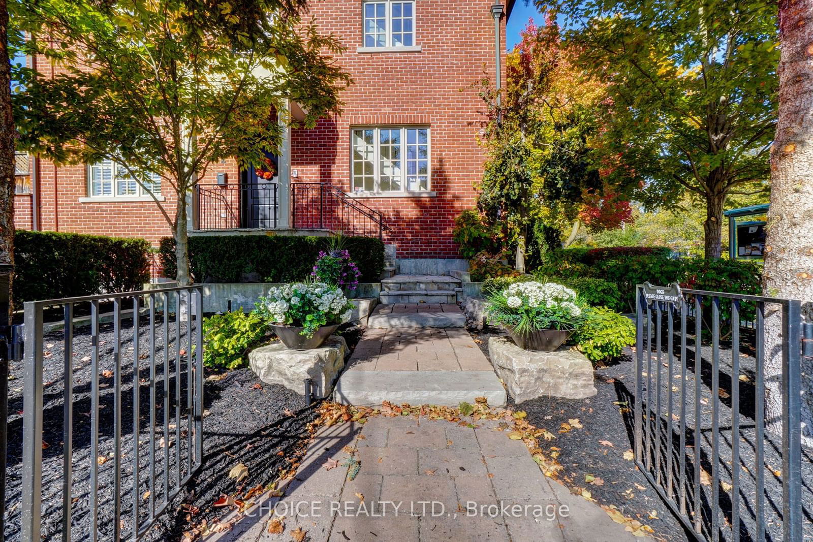 Townhouse for sale at 2 Anglesey Boulevard, Toronto, Edenbridge-Humber Valley, M9A 3B3 - MLS: W11956395