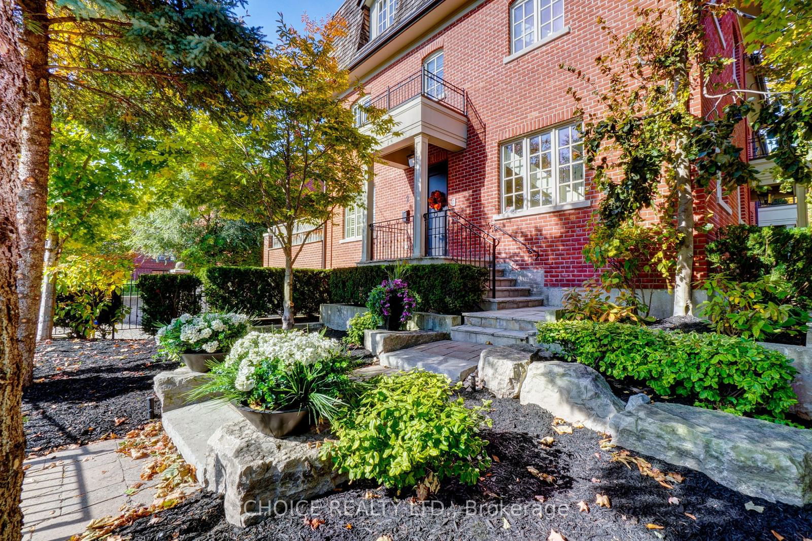 Townhouse for sale at 2 Anglesey Boulevard, Toronto, Edenbridge-Humber Valley, M9A 3B3 - MLS: W11956395