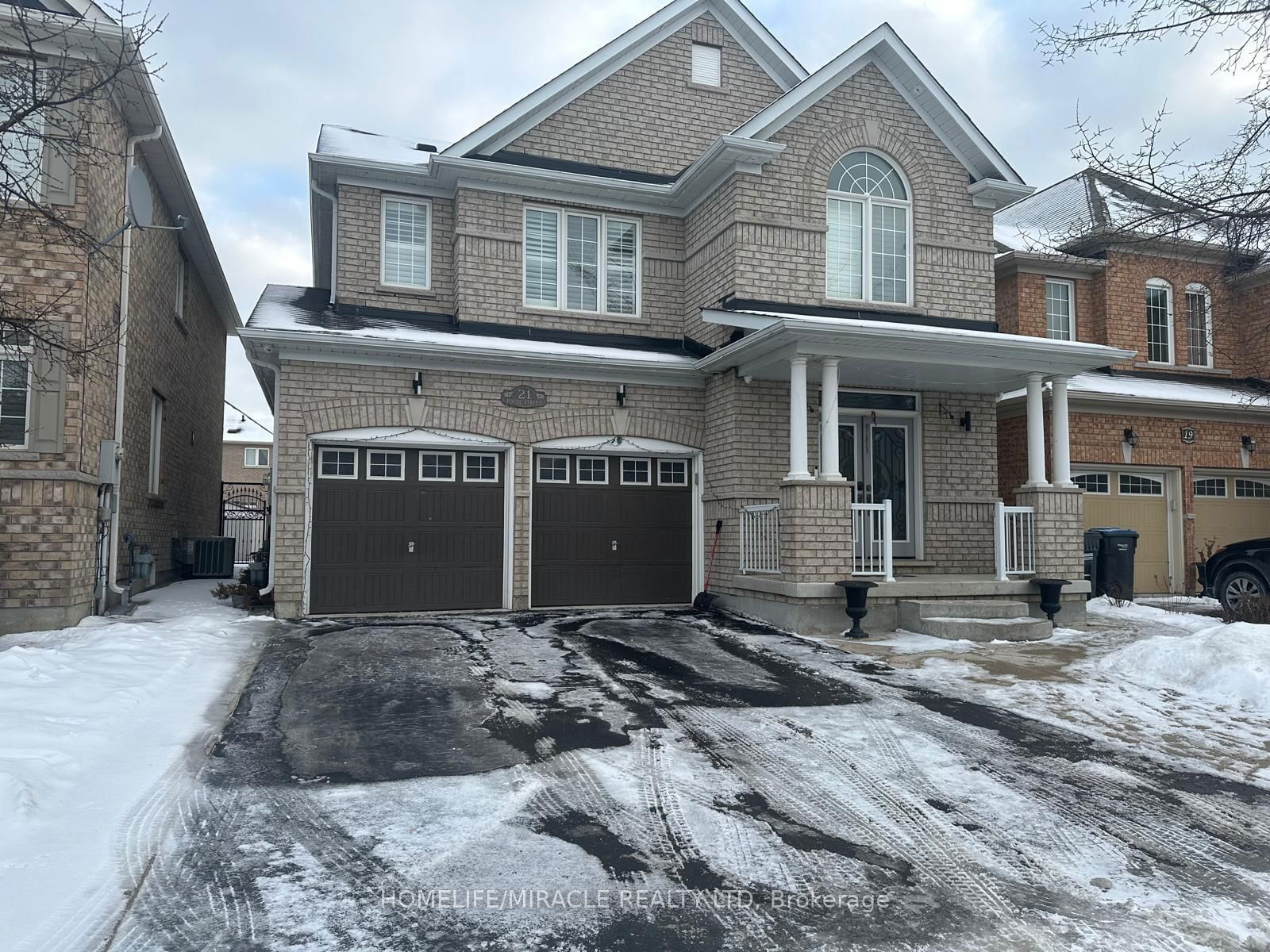 Detached House for lease at 21 Fossil Street, Brampton, Brampton East, L6P 3G7 - MLS: W11956514