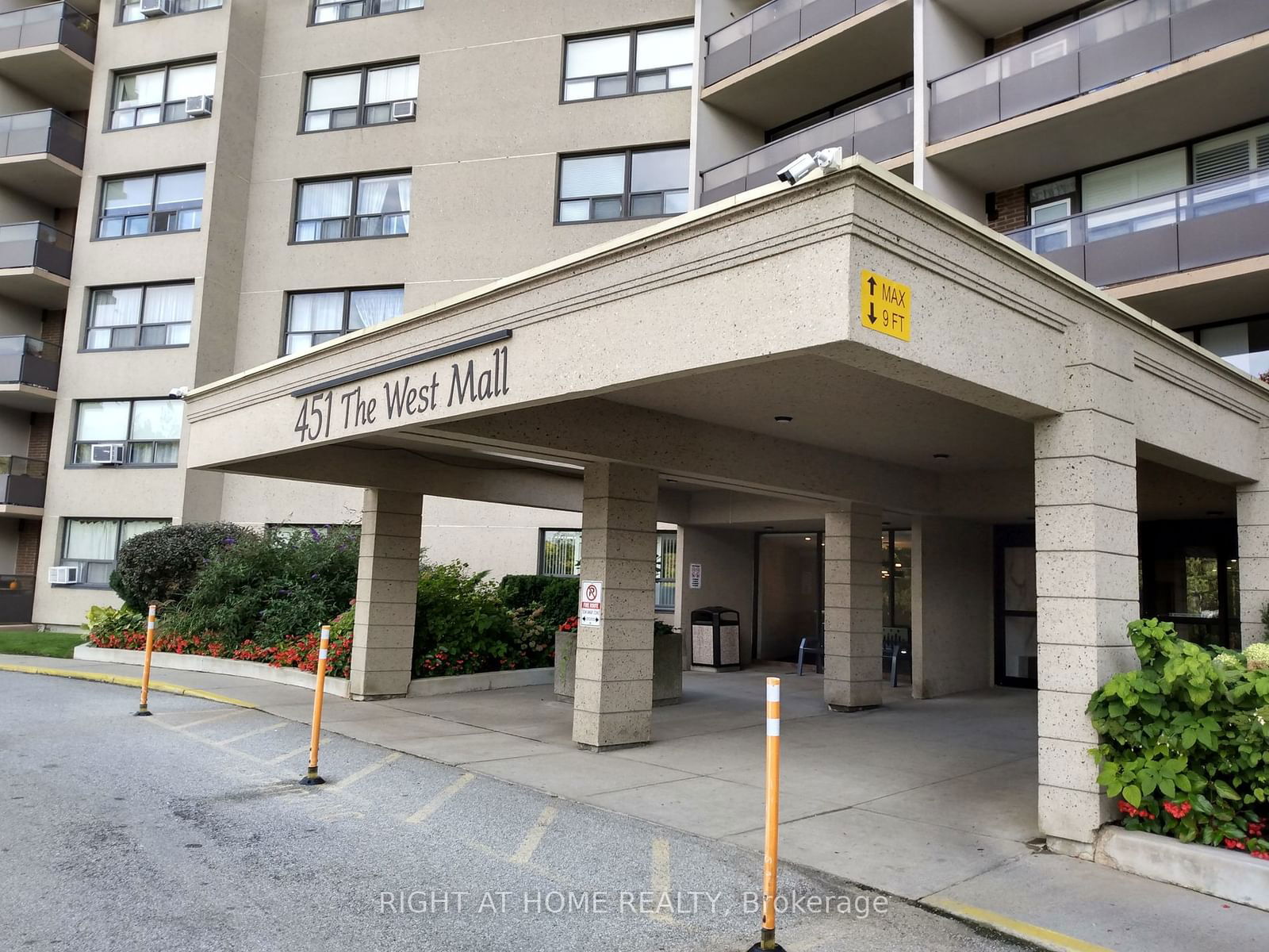 Condo for sale at 920-451 The West Mall, Toronto, Etobicoke West Mall, M9C 1G1 - MLS: W11956621