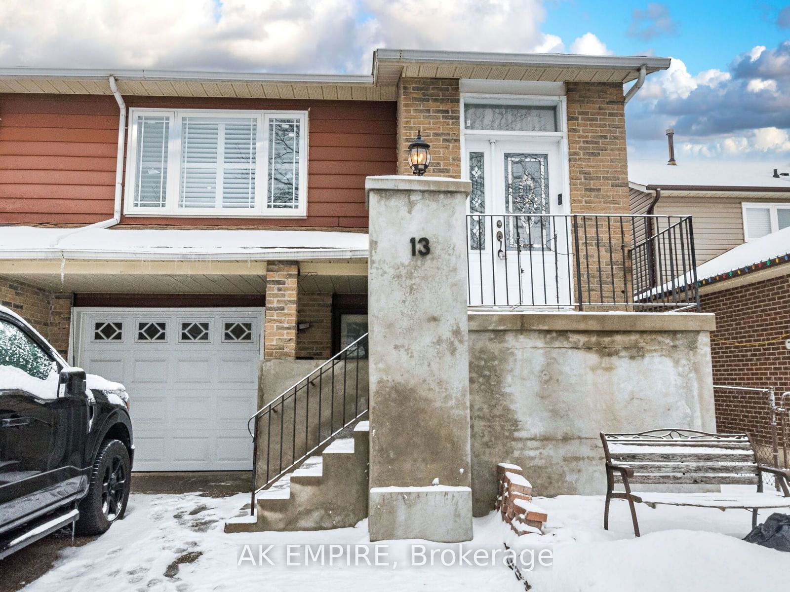 Semi-Detached House for sale at 13 Foxacre Row, Brampton, Madoc, L6V 3V7 - MLS: W11956625