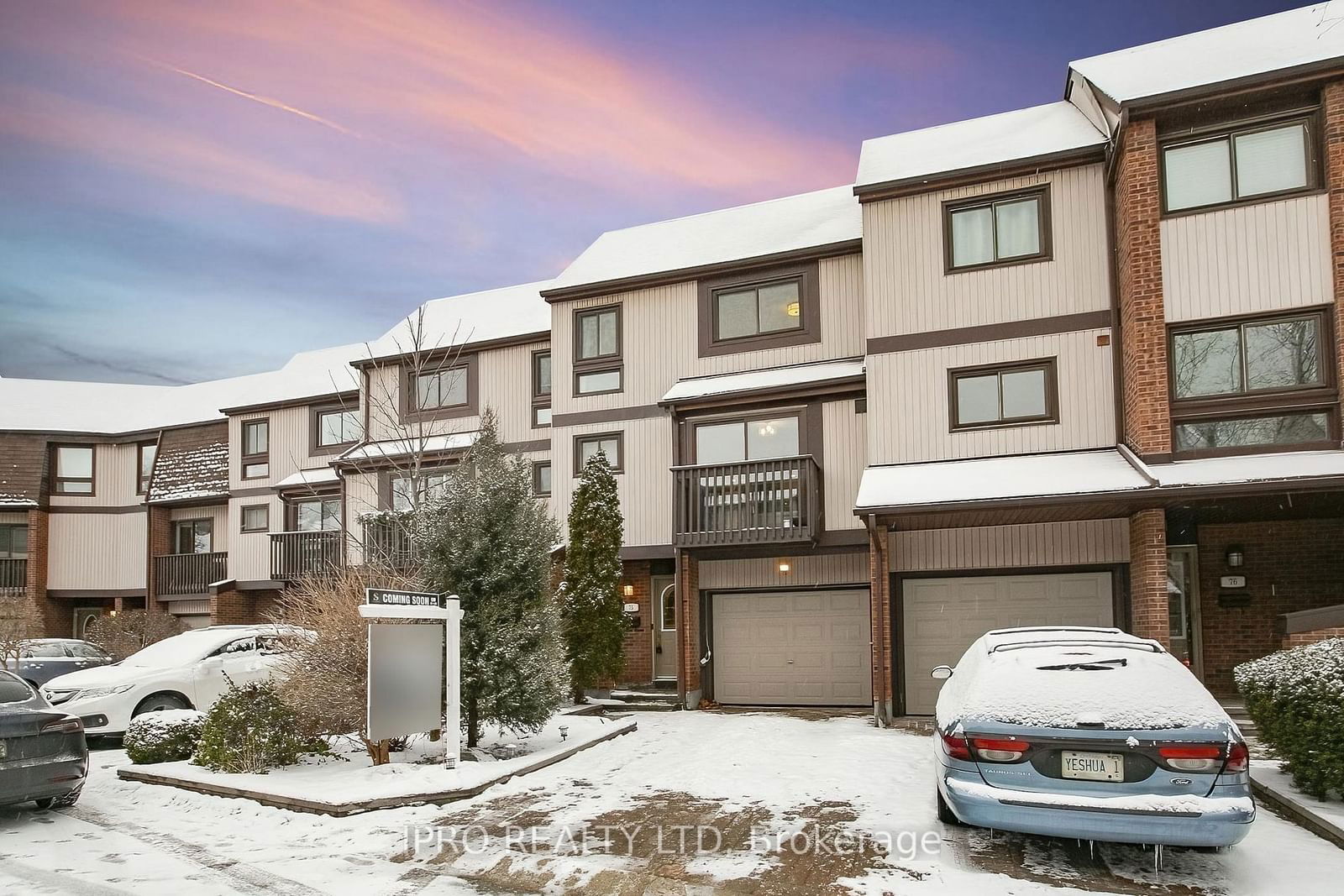 Townhouse for sale at 75-1080 Walden Circle, Mississauga, Clarkson, L5J 4J9 - MLS: W11956735