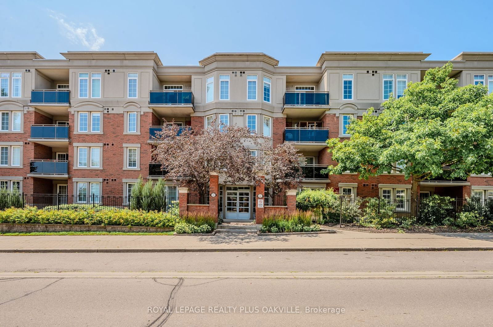 Building at 2300 Parkhaven Boulevard, Oakville, RO River Oaks