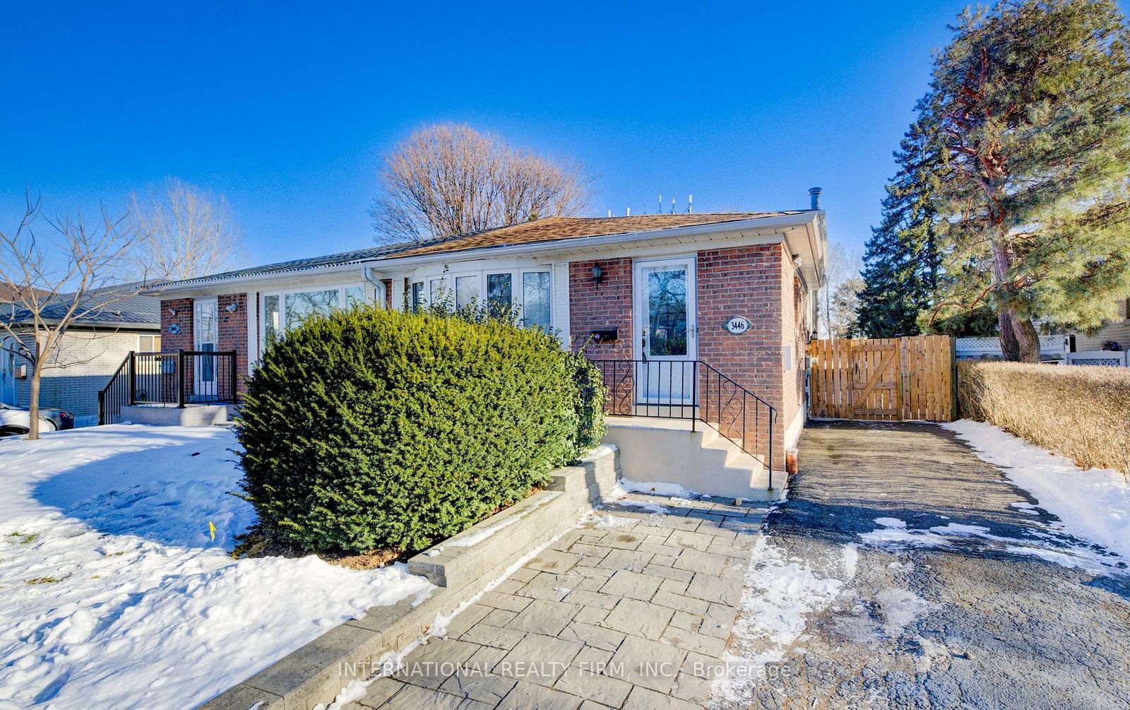 Semi-Detached House for sale at 3446 Bannerhill Avenue, Mississauga, Applewood, L4X 1V1 - MLS: W11956877