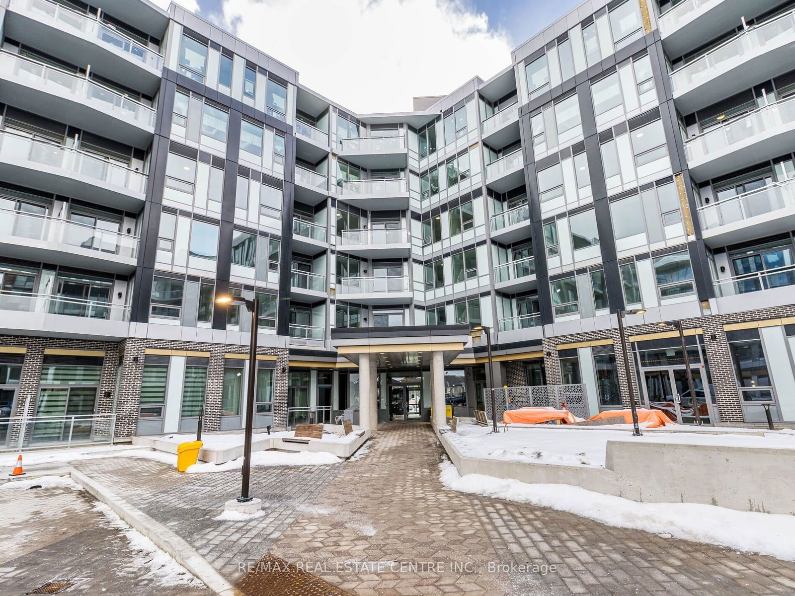 Condo for lease at 236-2501 Saw Whet Boulevard, Oakville, Glen Abbey, L6M 5N2 - MLS: W11956919