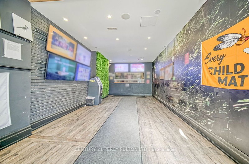 1606 Queen St W, Toronto, M6R 1A8 | Image 2