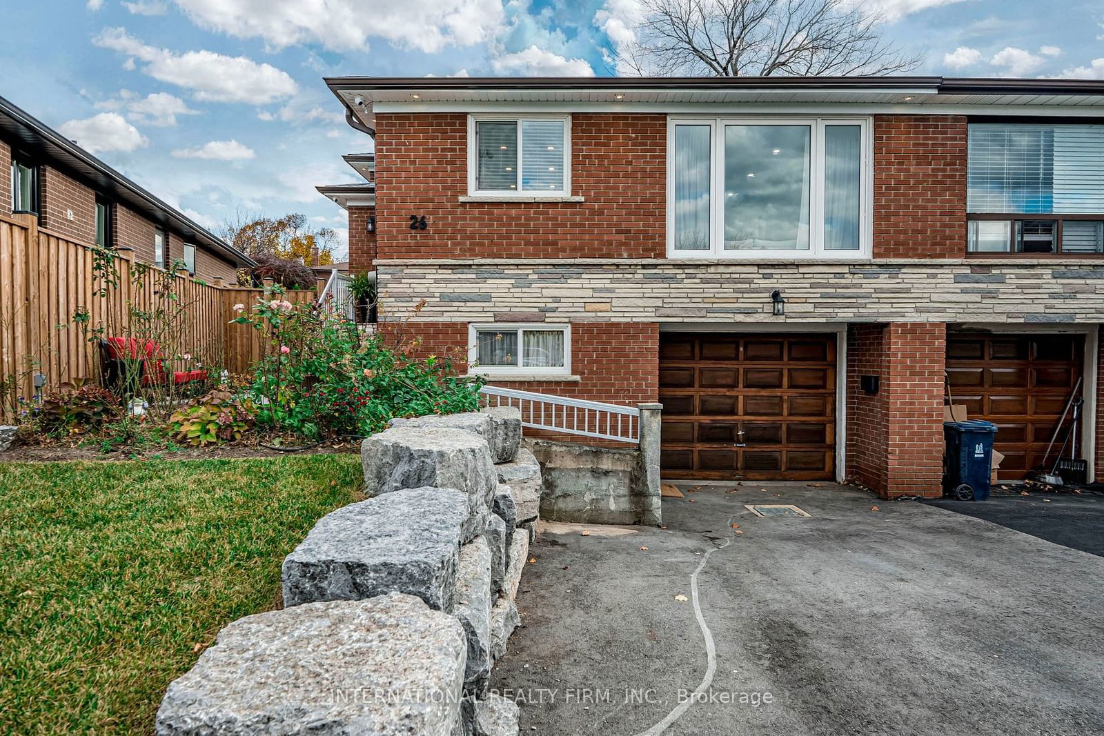 Semi-Detached House for sale at 26 Dellbrook Crescent, Toronto, Humber Summit, M9L 1E2 - MLS: W11957085