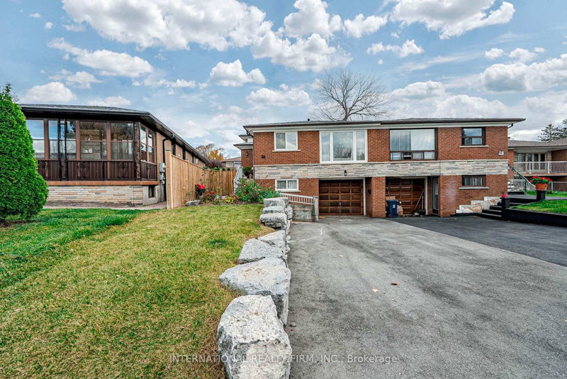 26 Dellbrook Cres, Toronto, M9L 1E2 | Image 3