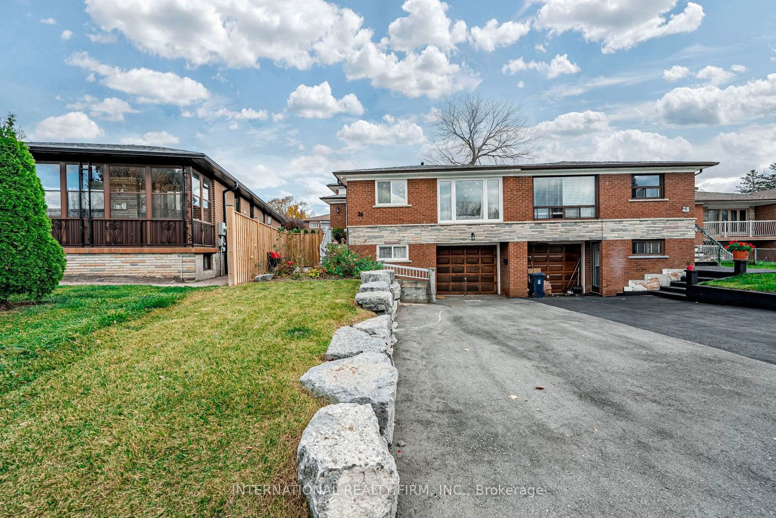 Semi-Detached House for sale at 26 Dellbrook Crescent, Toronto, Humber Summit, M9L 1E2 - MLS: W11957085