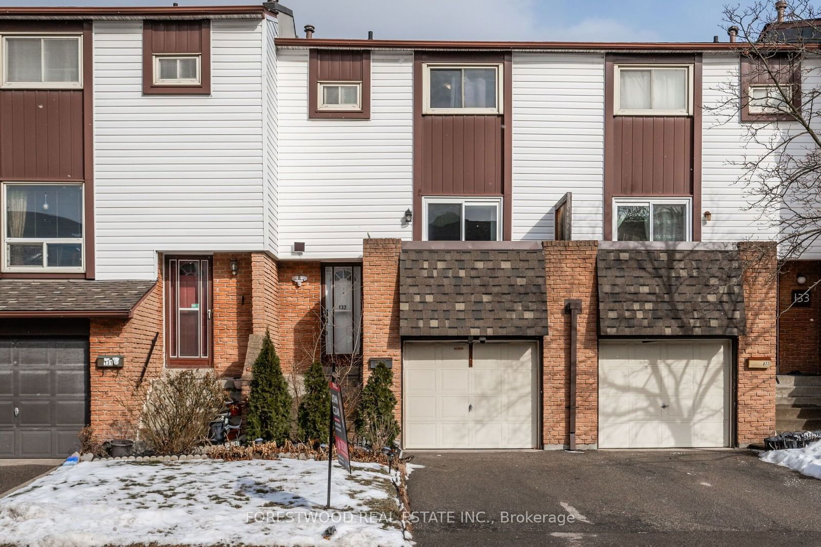 Townhouse for sale at 132-1221 Dundix Road, Mississauga, Applewood, L4Y 3Y9 - MLS: W11957163