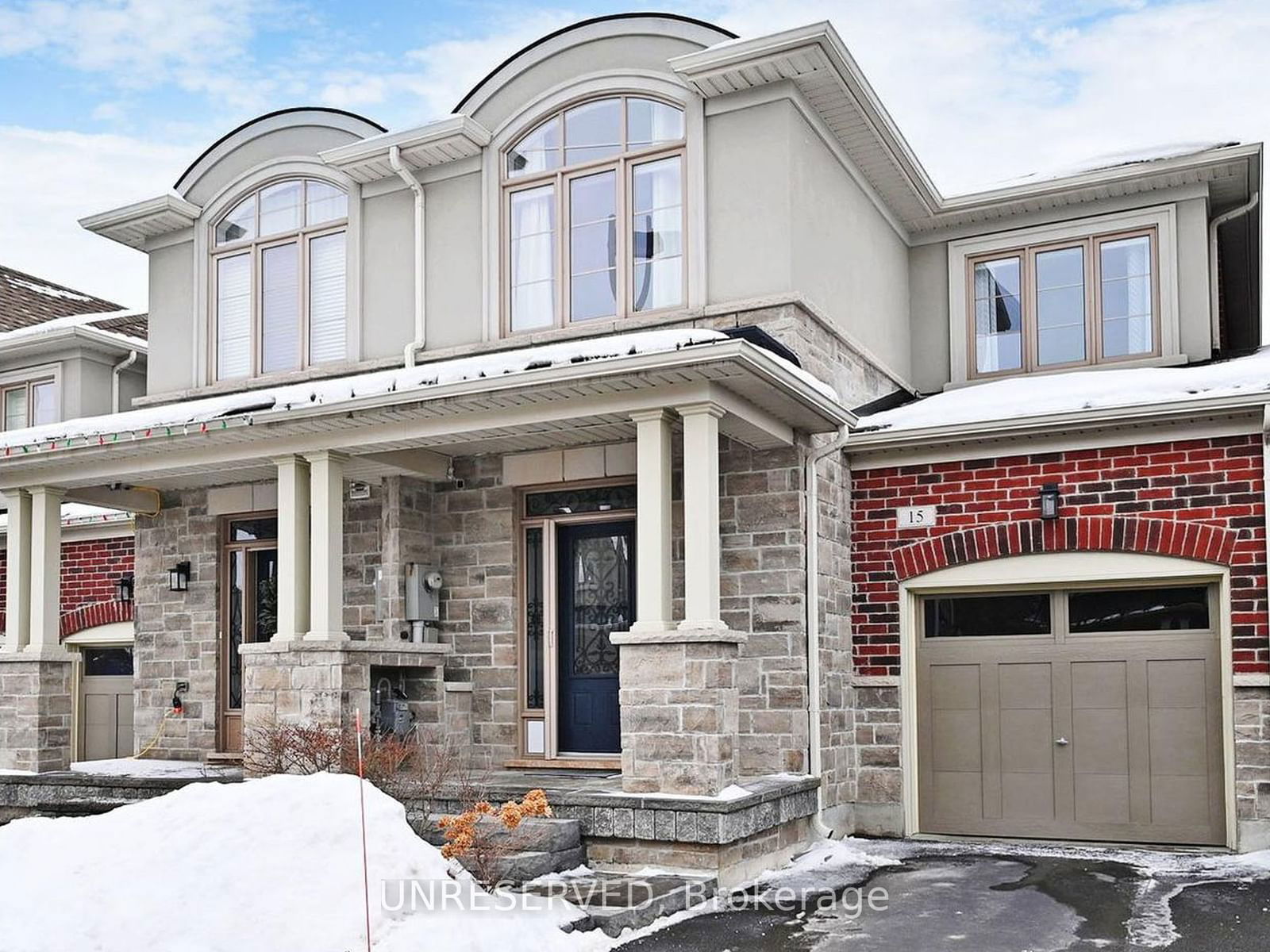 Townhouse for sale at 15 Diamond Leaf Lane, Halton Hills, Georgetown, L7G 0G7 - MLS: W11957262