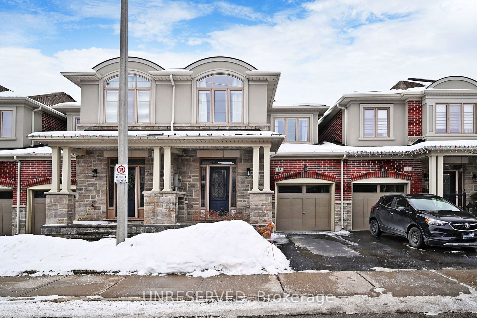 Townhouse for sale at 15 Diamond Leaf Lane, Halton Hills, Georgetown, L7G 0G7 - MLS: W11957262