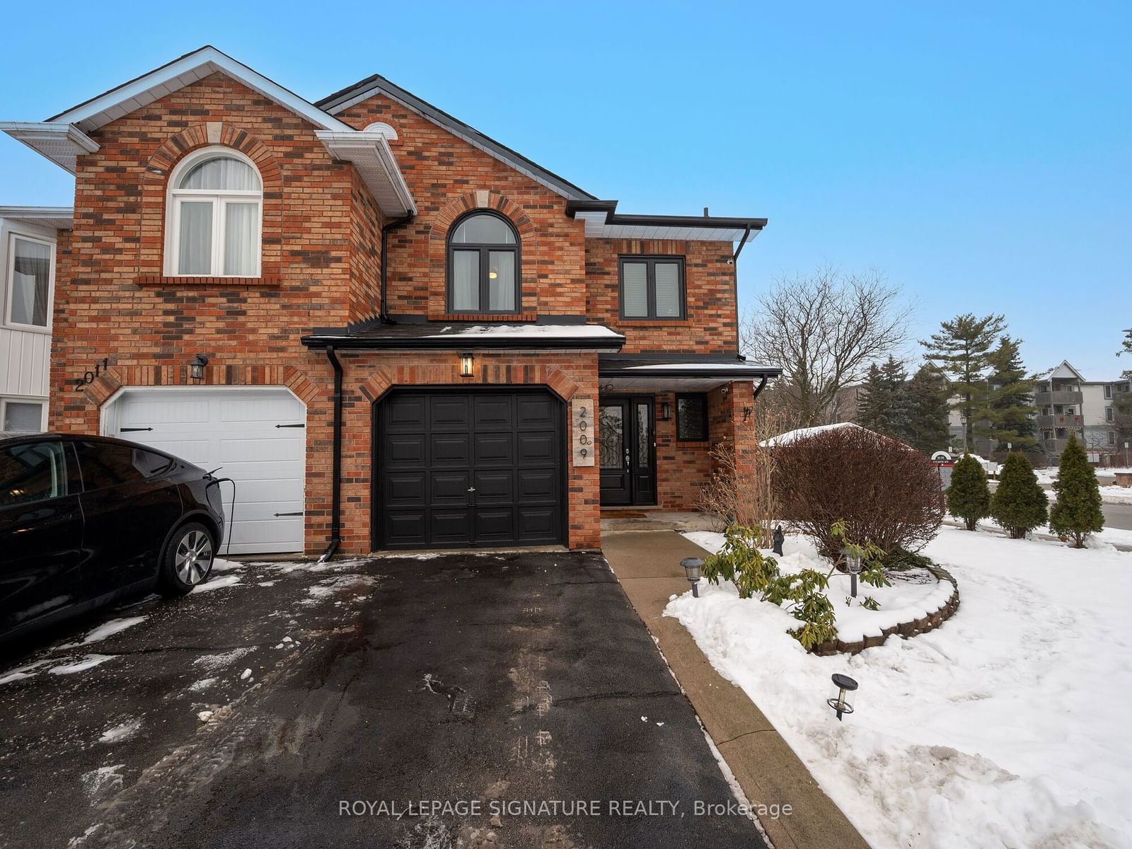 Townhouse for sale at 2009 Chrisdon Road, Burlington, Headon, L7M 3W8 - MLS: W11957394