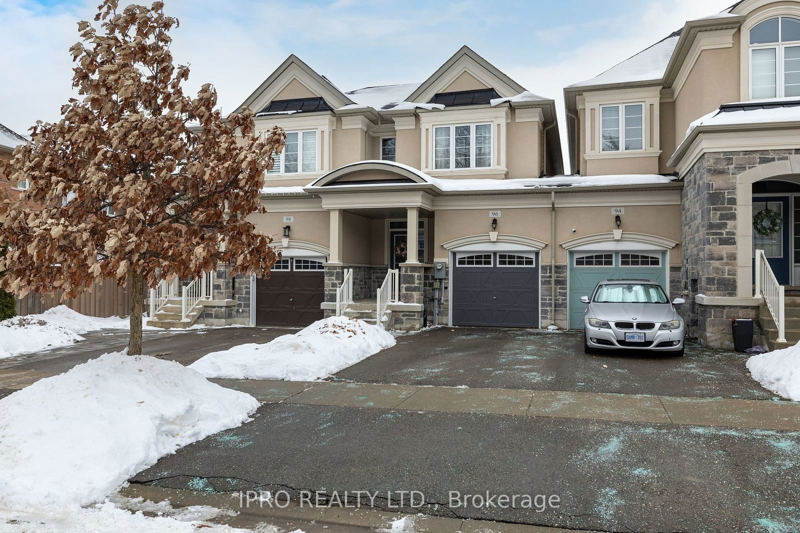 Townhouse for sale at 96 Upper Canada Court, Halton Hills, Georgetown, L7G 0L2 - MLS: W11957438