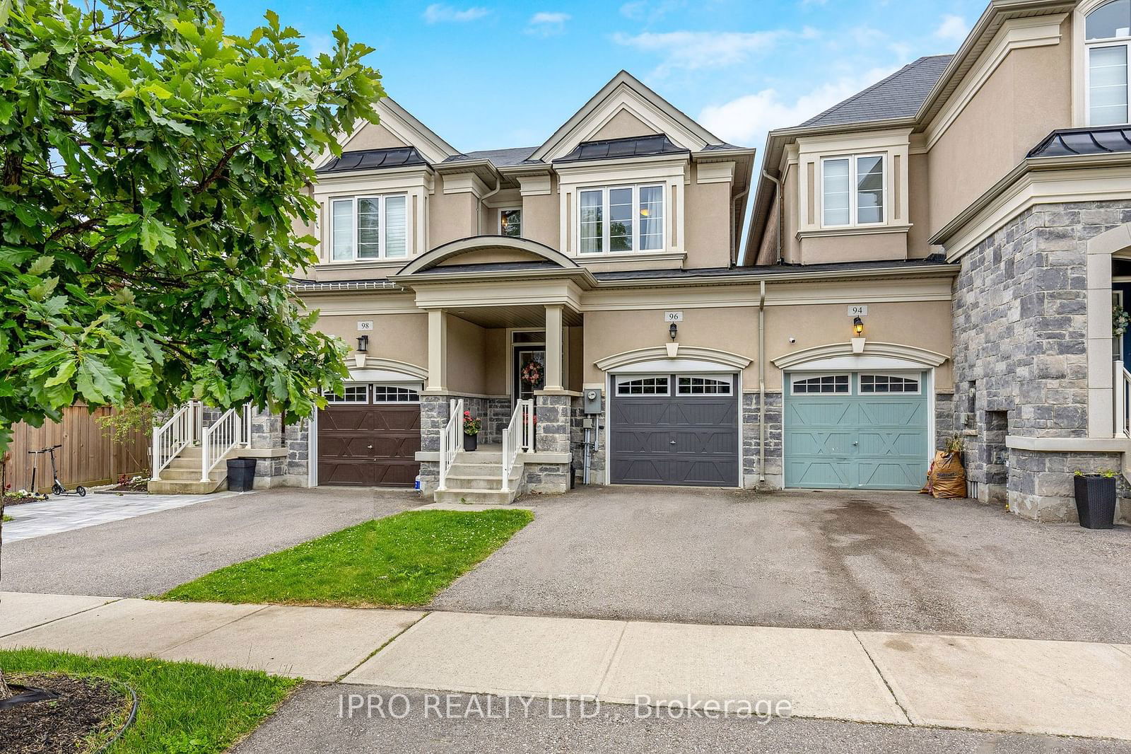 Townhouse for sale at 96 Upper Canada Court, Halton Hills, Georgetown, L7G 0L2 - MLS: W11957438