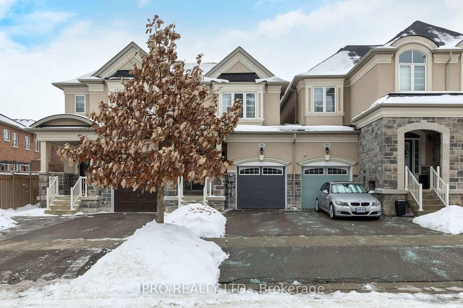 Townhouse for sale at 96 Upper Canada Court, Halton Hills, Georgetown, L7G 0L2 - MLS: W11957438