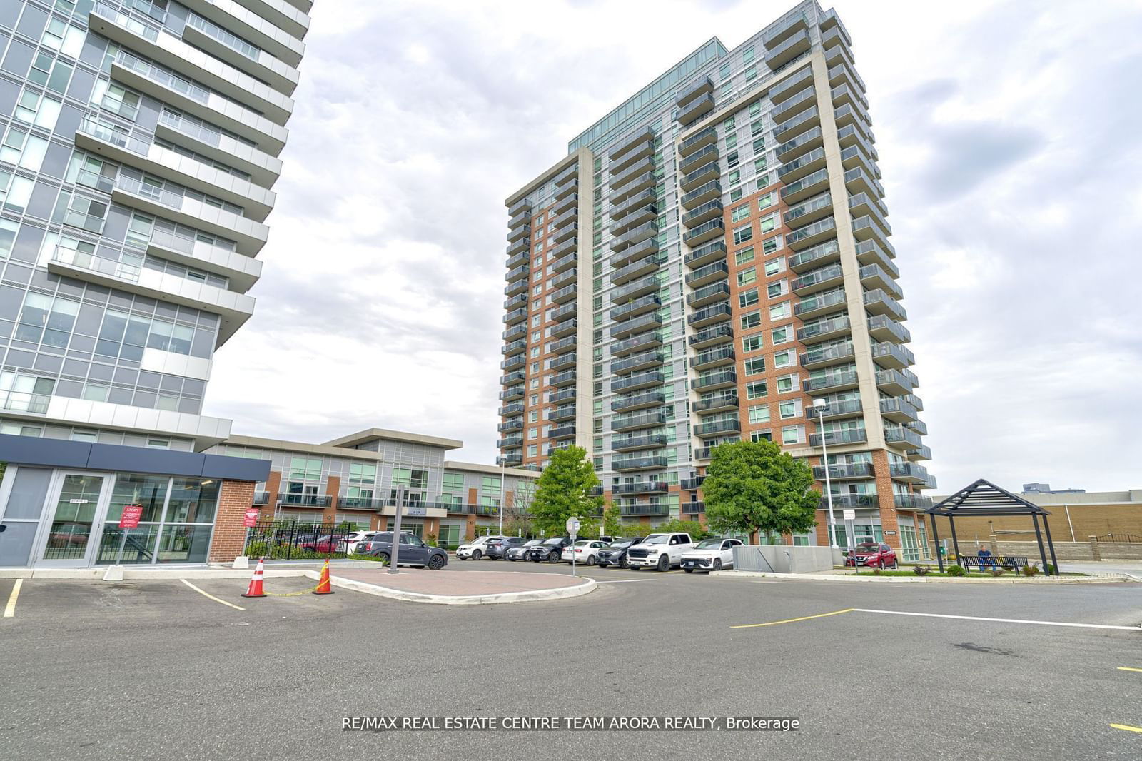 Condo sold at 1103-215 Queen Street, Brampton, Queen Street Corridor, L6W 0A9 - MLS: W11957578