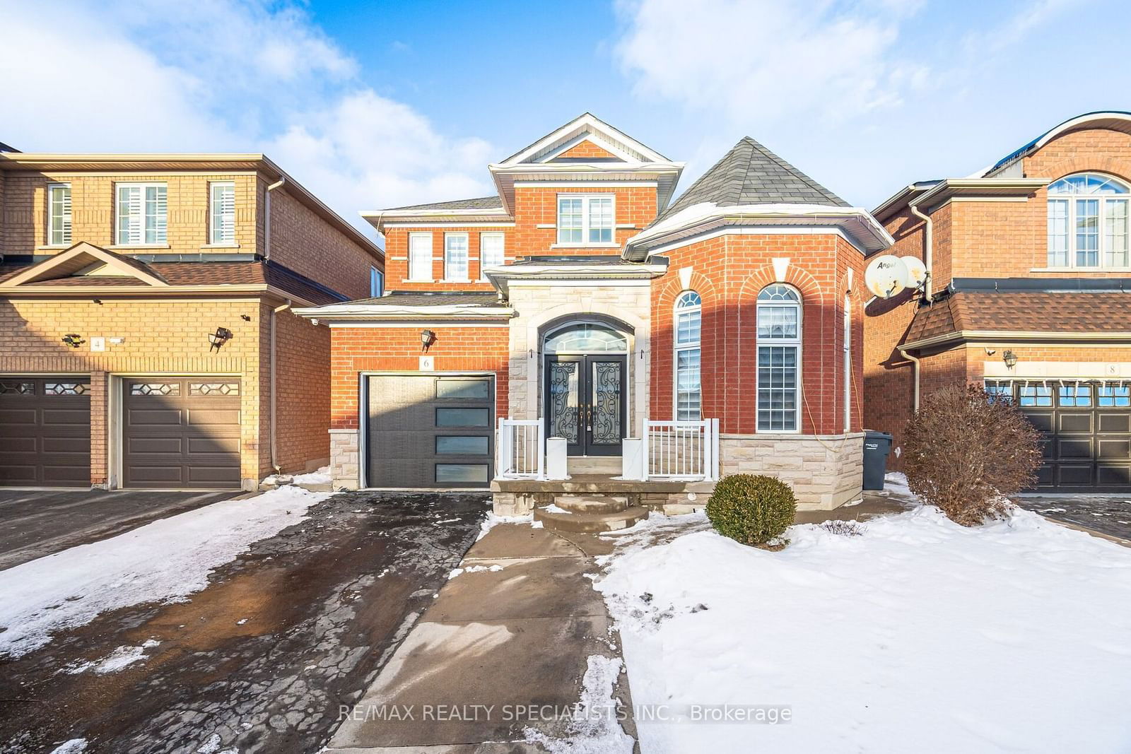 Detached House for sale at 6 Kippen Court, Brampton, Sandringham-Wellington, L6R 0P7 - MLS: W11957589