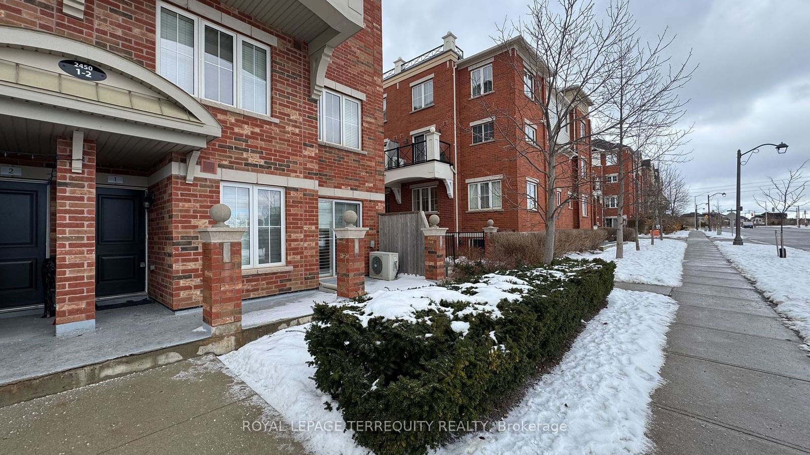 Townhouse for lease at 1-2450 Post Road, Oakville, Uptown Core, L6H 0J2 - MLS: W11957635