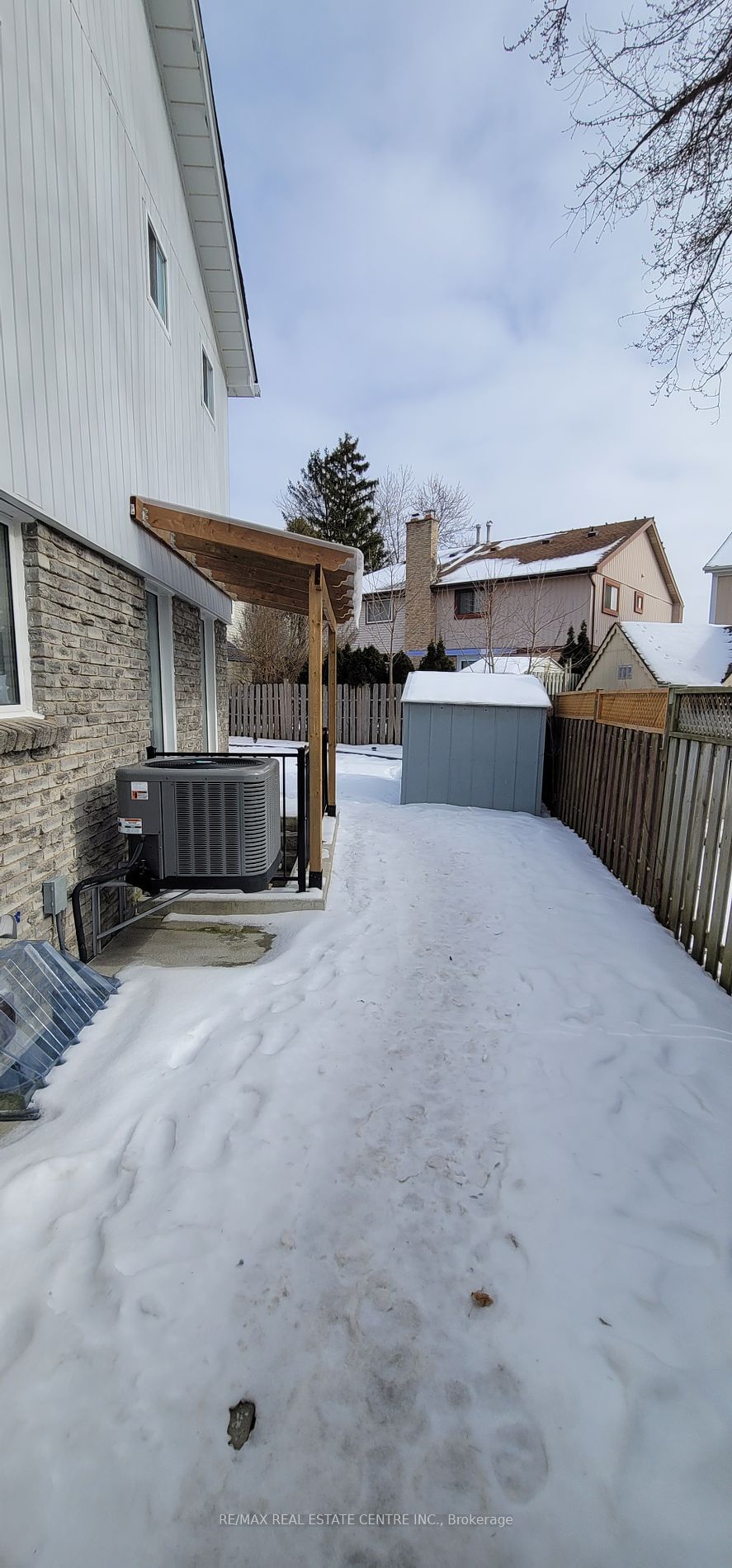 Semi-Detached House for lease at Basement-26 Nottawasaga Crescent, Brampton, Heart Lake West, L6Z 1B9 - MLS: W11957769