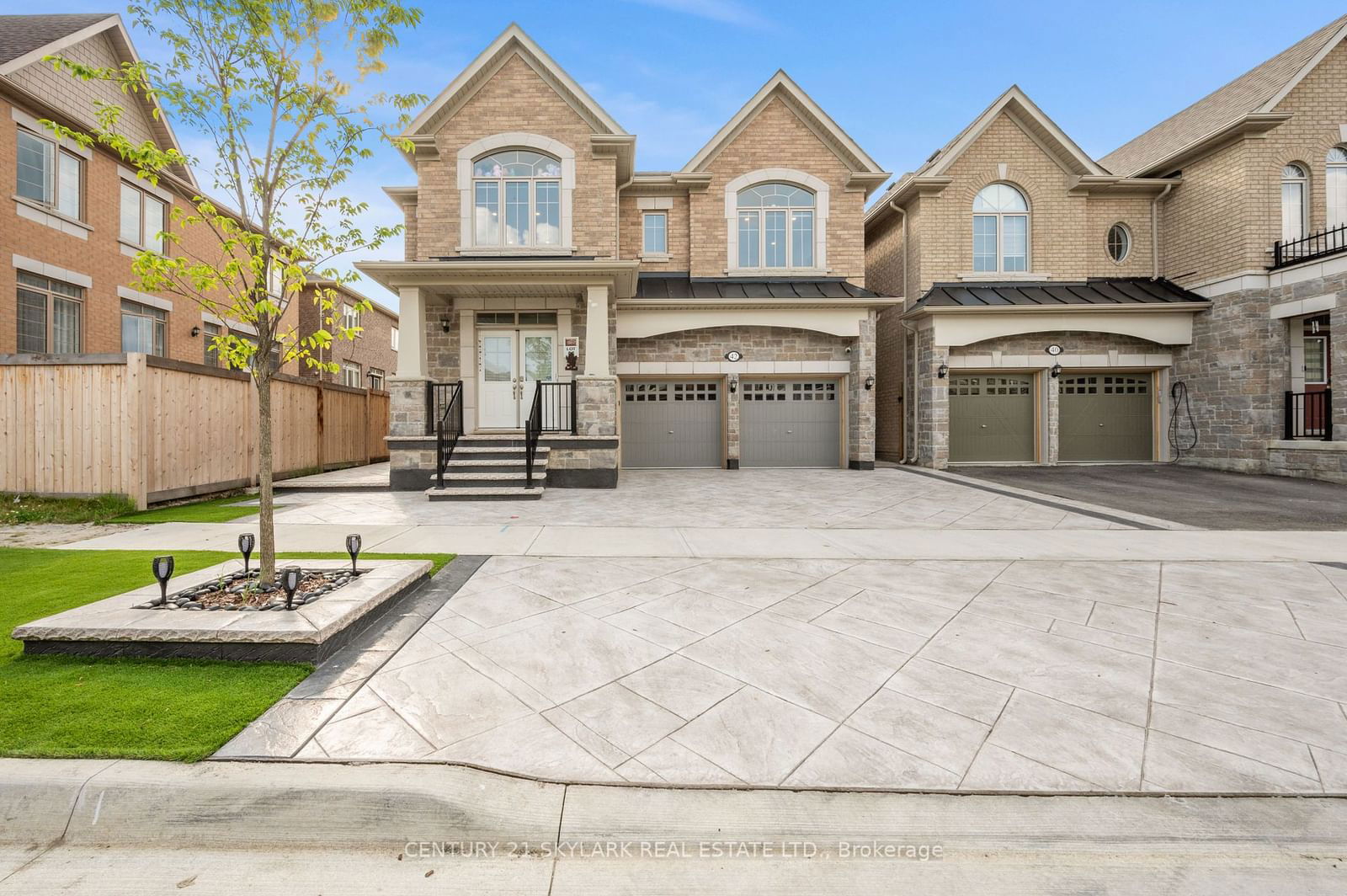 Detached House for sale at 42 Kambalda Road, Brampton, Northwest Brampton, L7A 0C3 - MLS: W11957781