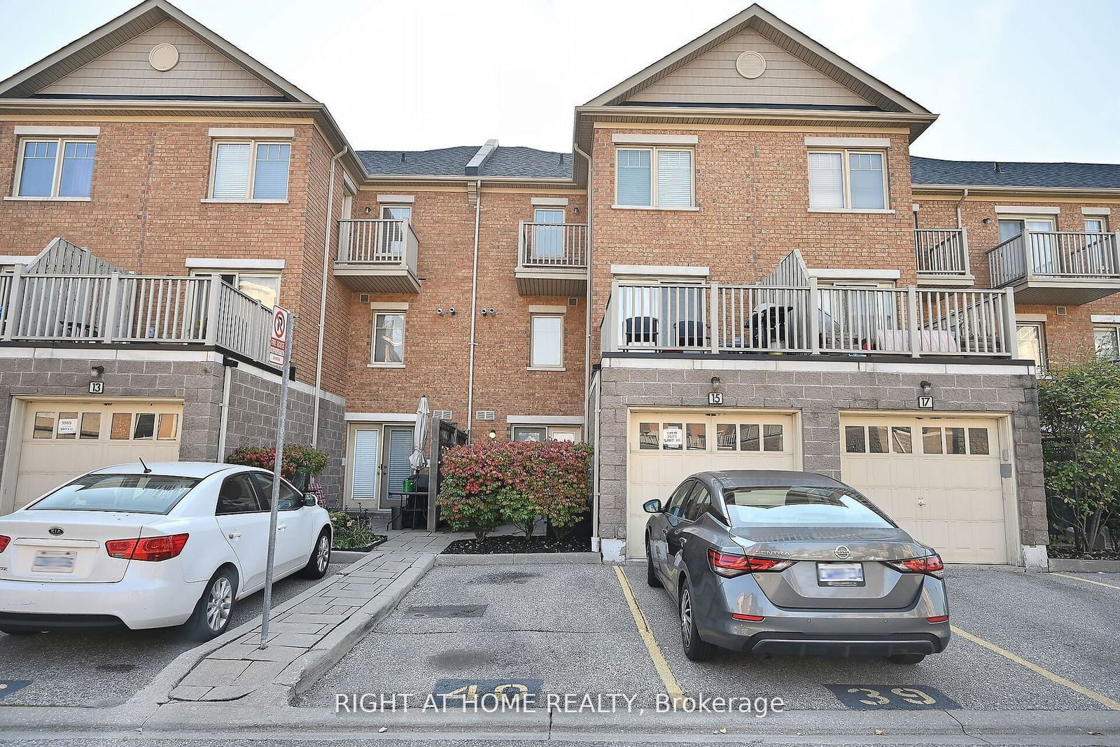 Townhouse for sale at 16-3985 Eglinton Avenue, Mississauga, Churchill Meadows, L5M 0E8 - MLS: W11957900