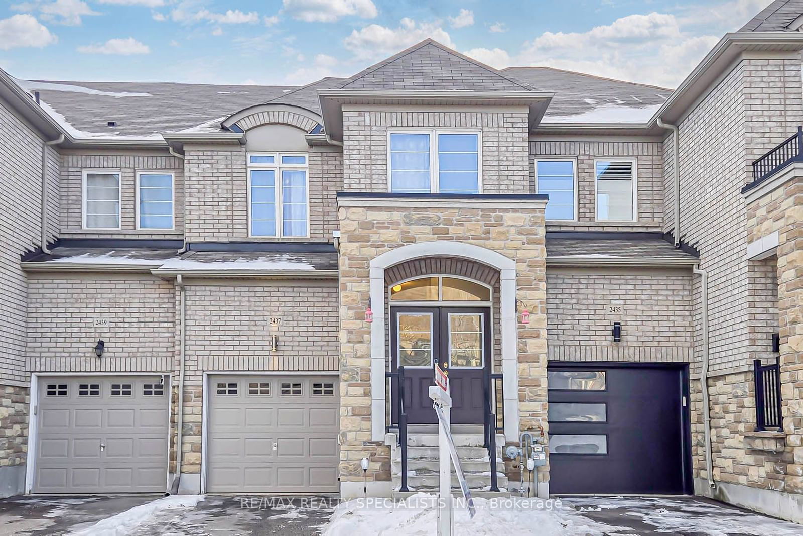 Townhouse for sale at 2437 OLD BROMPTON Way, Oakville, West Oak Trails, L6M 0J6 - MLS: W11957986