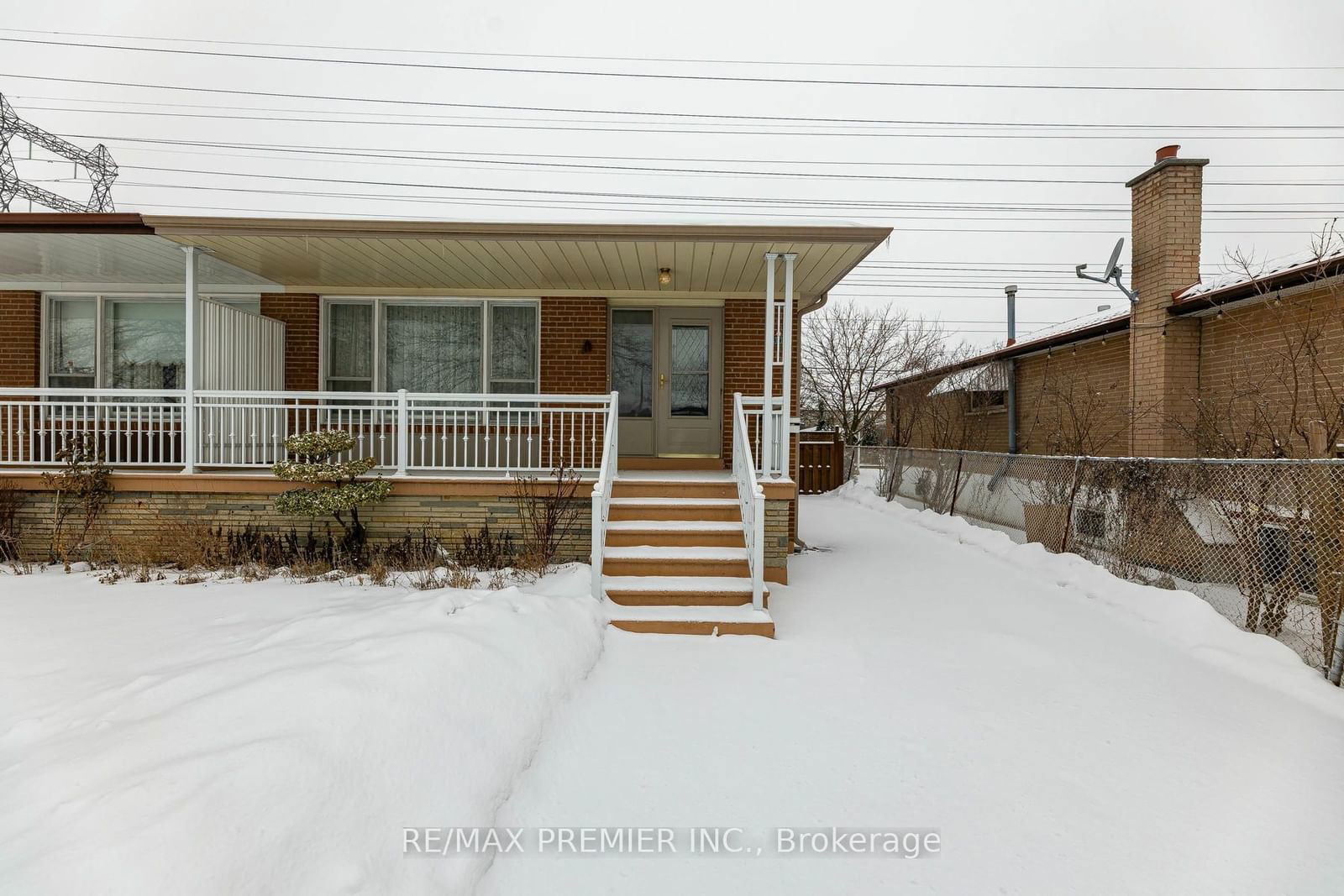 Semi-Detached House for sale at 39 Elmvale Crescent, Toronto, West Humber-Clairville, M9V 2B8 - MLS: W11958042