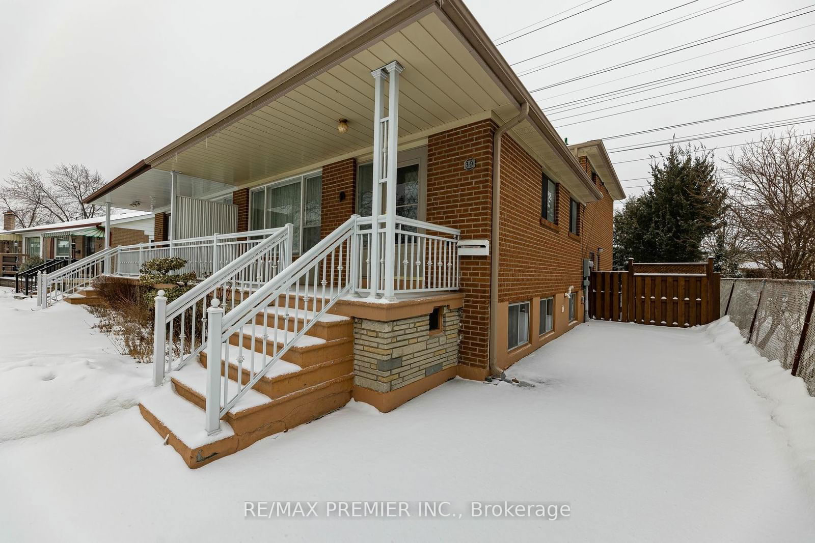 Semi-Detached House for sale at 39 Elmvale Crescent, Toronto, West Humber-Clairville, M9V 2B8 - MLS: W11958042