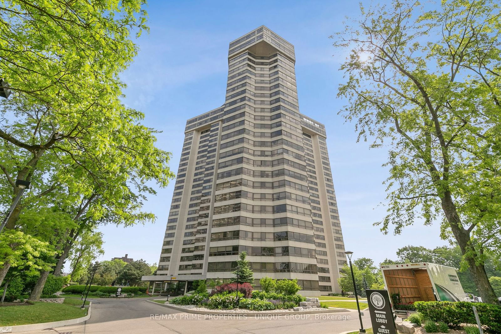 Condo sold at 2310-1300 Bloor Street, Mississauga, Applewood, L4Y 3Z2 - MLS: W11958228