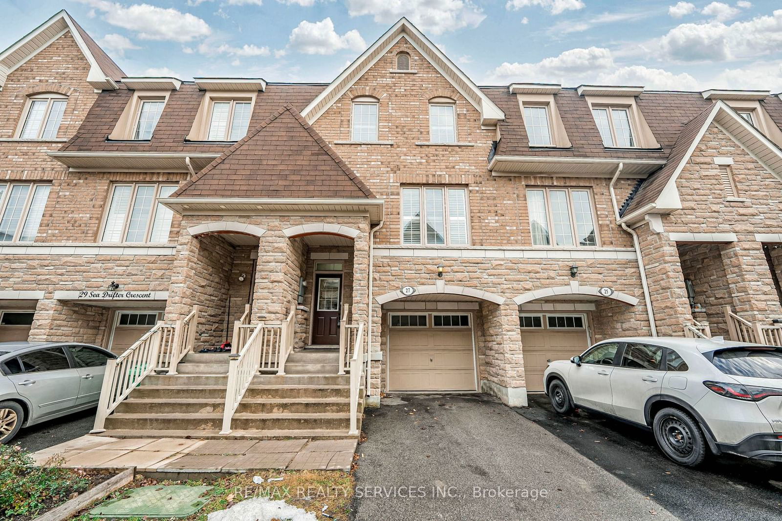 Townhouse for sale at 27 Sea Drifter Crescent, Brampton, Bram East, L6P 4A9 - MLS: W11958304