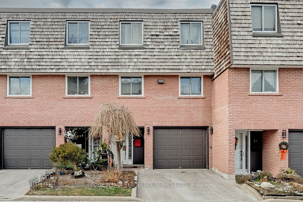 Townhouse for sale at 20-2145 Sherobee Road, Mississauga, Cooksville, L5A 3G8 - MLS: W11958390