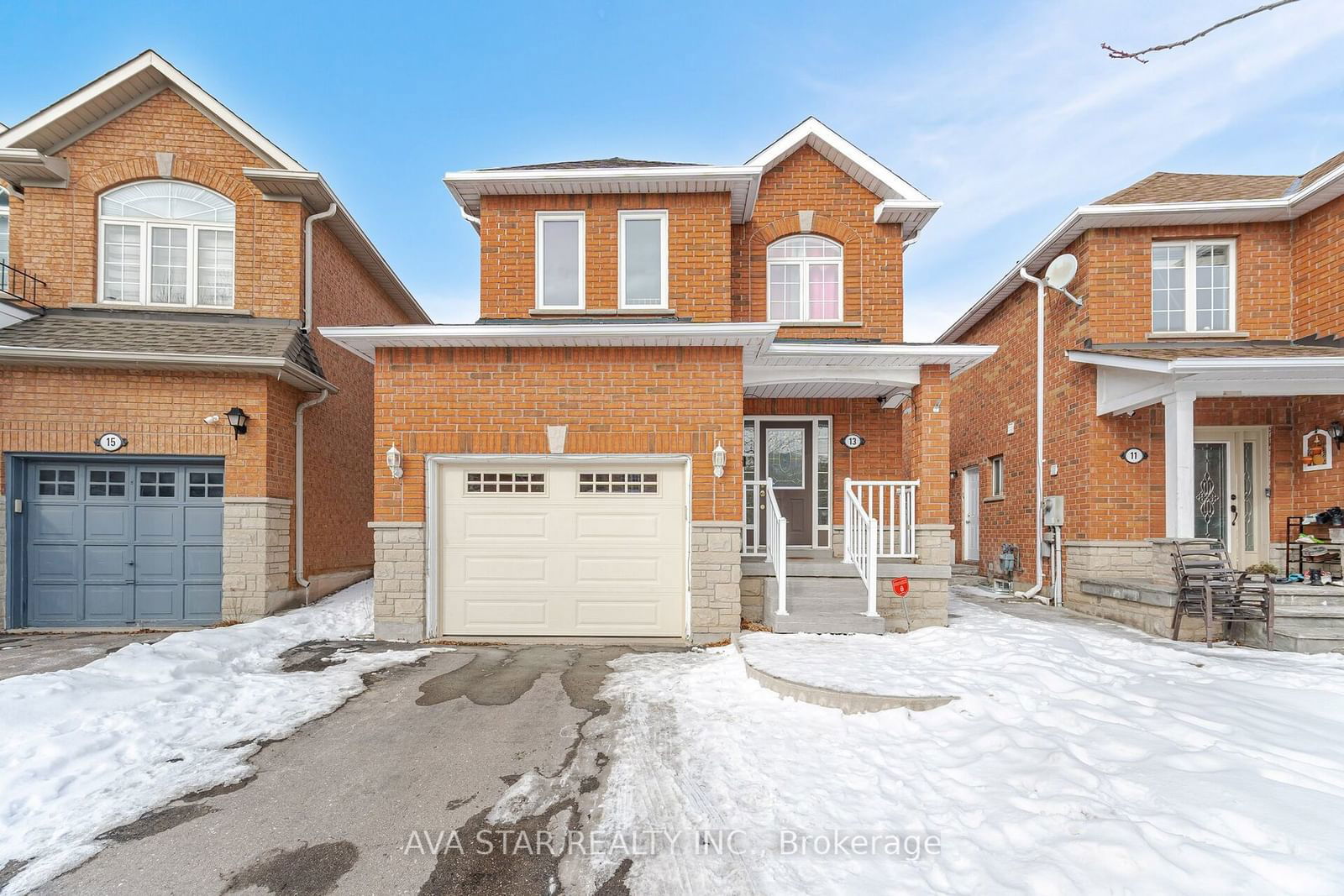 Detached House for sale at 13 Brambirch Crescent, Brampton, Northwest Sandalwood Parkway, L7A 1V1 - MLS: W11958429