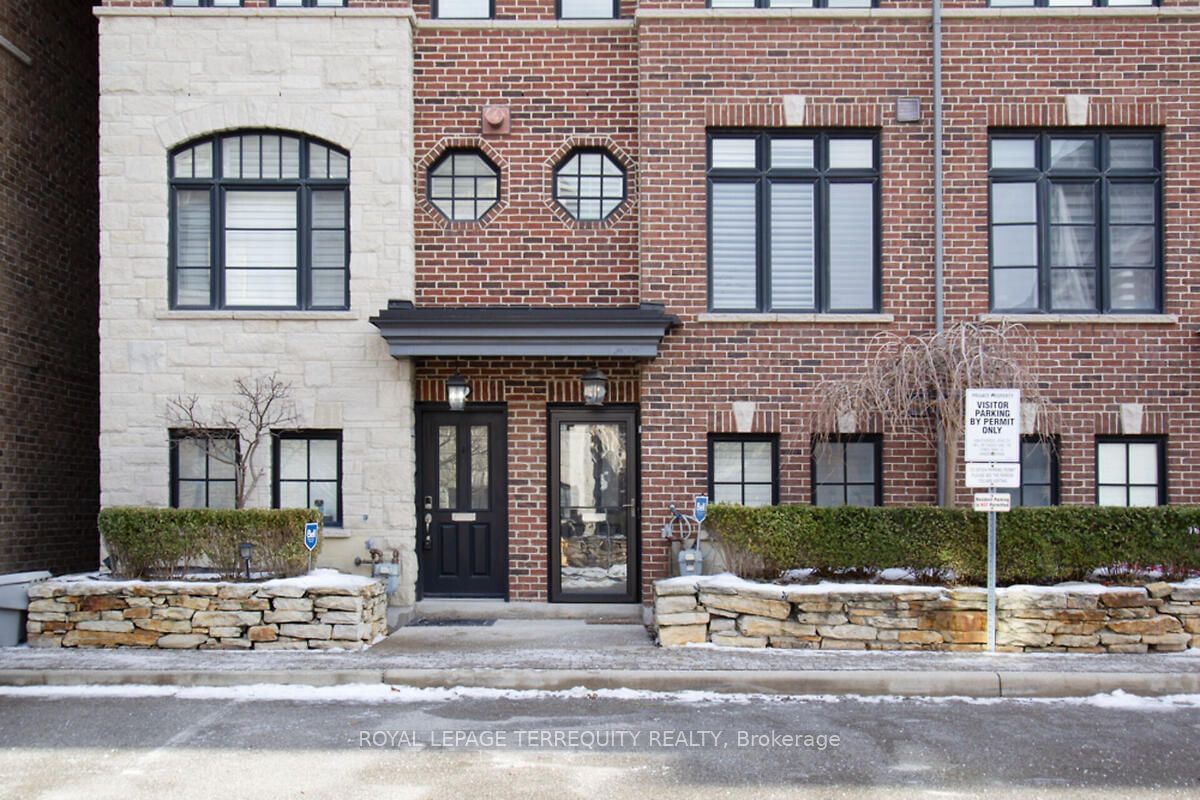 Townhouse sold at 81 Ruby Lang Lane, Toronto, Mimico, M8Z 0B8 - MLS: W11958446