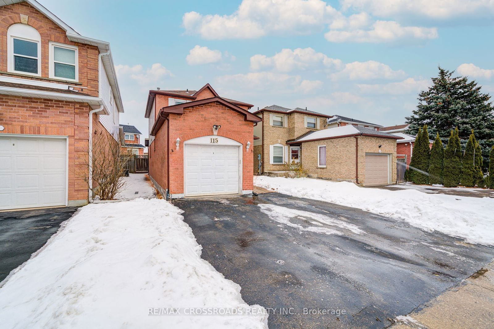 Detached House for sale at 115 Ecclestone Drive, Brampton, Brampton West, L6X 3P4 - MLS: W11958461