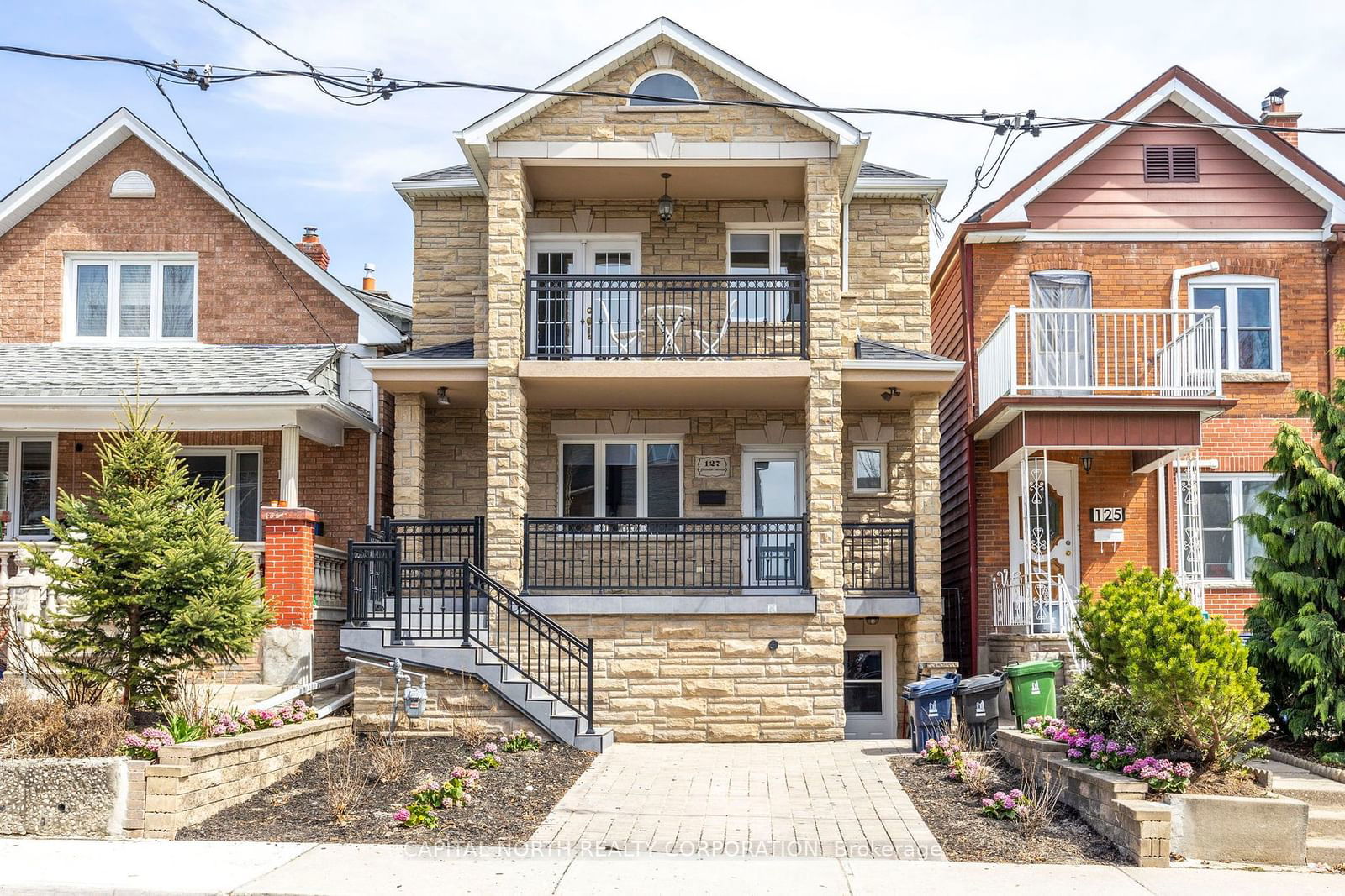 Detached House for sale at 127 Greenlaw Avenue, Toronto, Corso Italia-Davenport, M6H 3V9 - MLS: W11958661