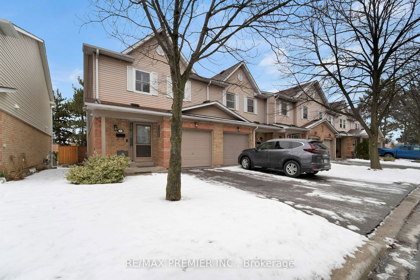 Townhouse sold at 35-2355 Fifth Line, Mississauga, Sheridan, L5K 2M8 - MLS: W11958686